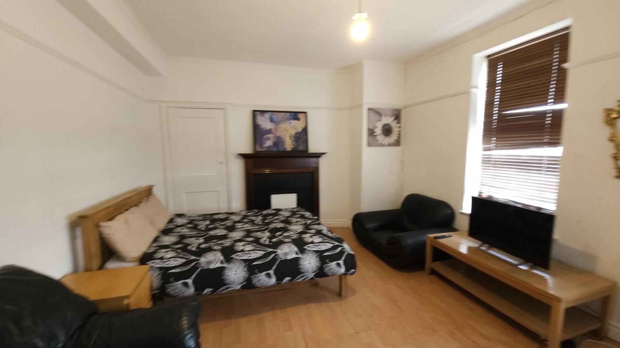 London Edgware Station Apartment Exterior photo