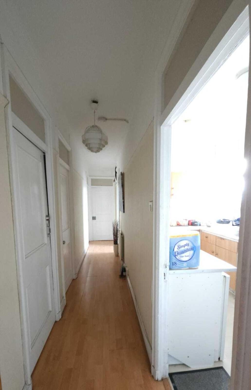 London Edgware Station Apartment Room photo