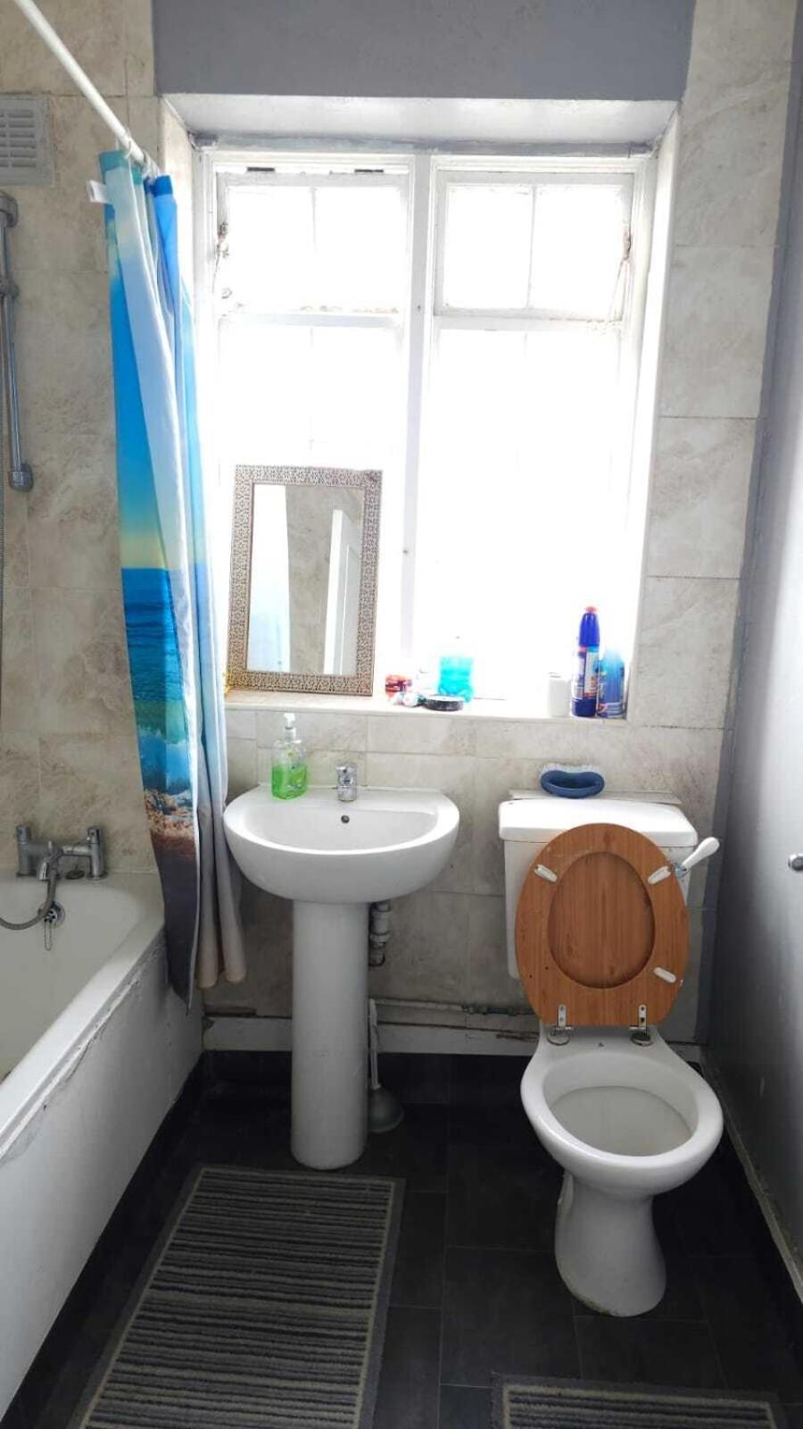 London Edgware Station Apartment Room photo