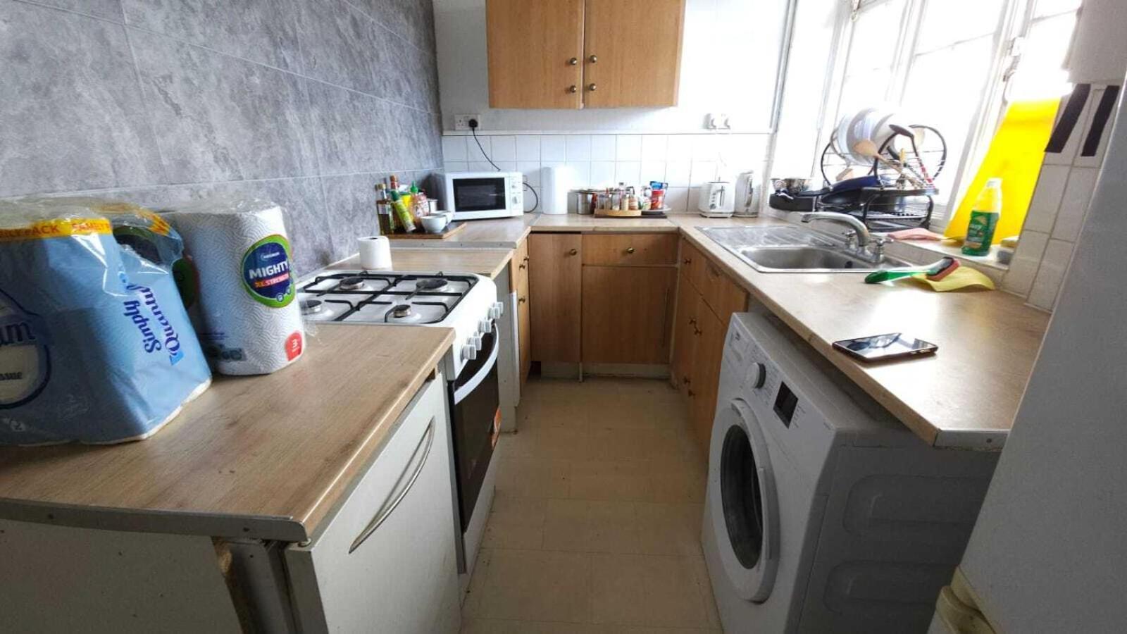 London Edgware Station Apartment Room photo